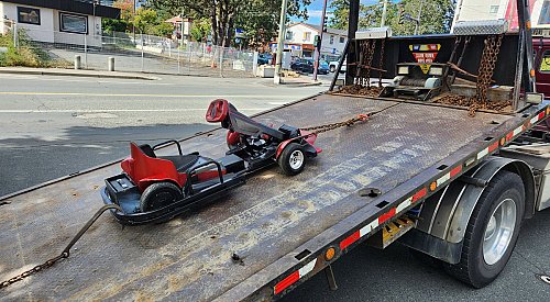 ‘Our roads are not Mario Kart tracks’: Go-kart towed after driving aggressively in heavy traffic 